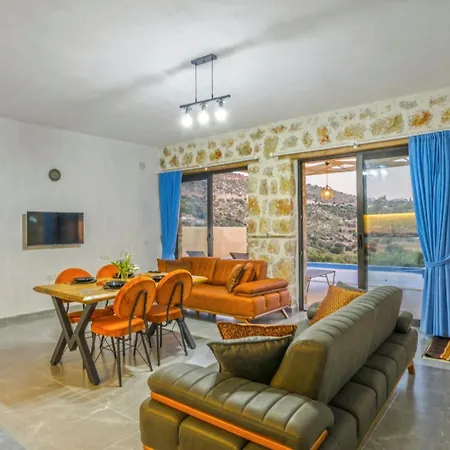 فندق Karanfil 4*